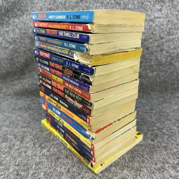 ✅Mixed Lot of 19- 90's VTG R.L. Stine Books Fear Street & Other Horror Halloween - Picture 12 of 16